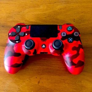 PS4 camouflage controller